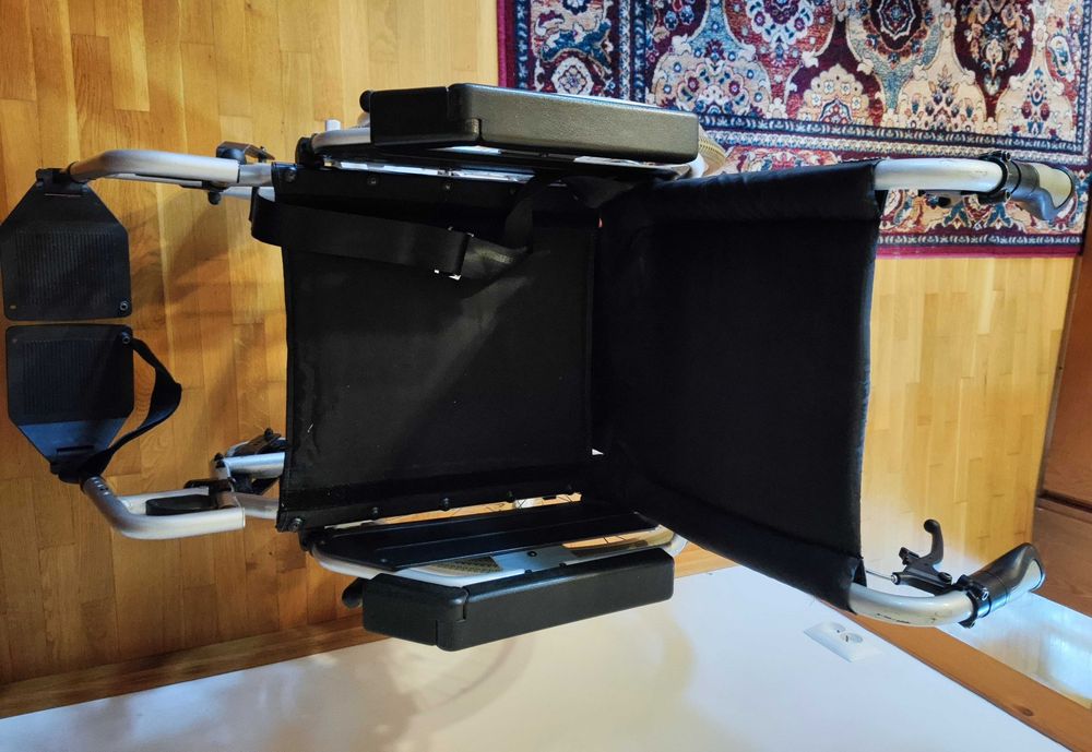 Schodołaz kroczący Scalamobil S30 IQ + wózek inwalidzki