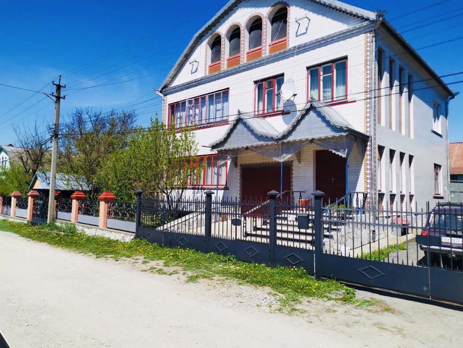 Продам добротний будинок з всім наповненням