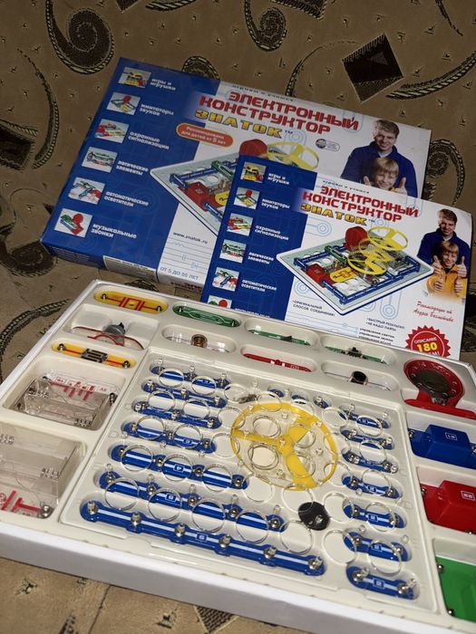 Електронний конструктор Знаток для дітей - повний комплект, як новий