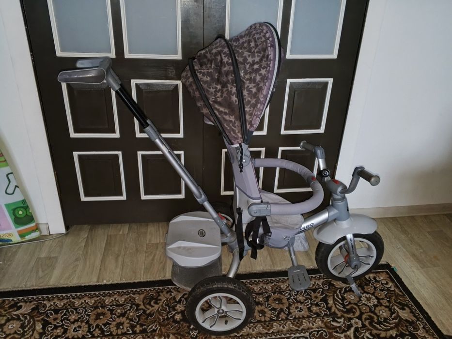 Дитячий велосипед з батьківською ручкою