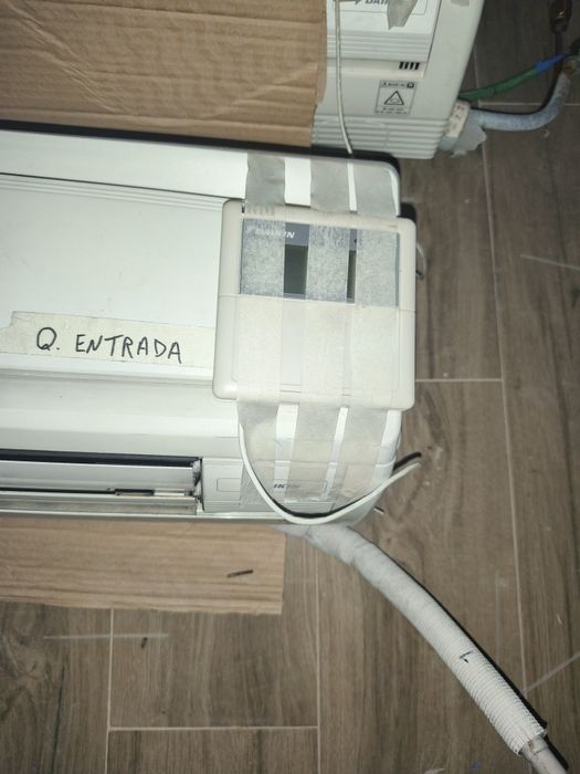 2 aparelhos ar condicionado daikin 24000 btus