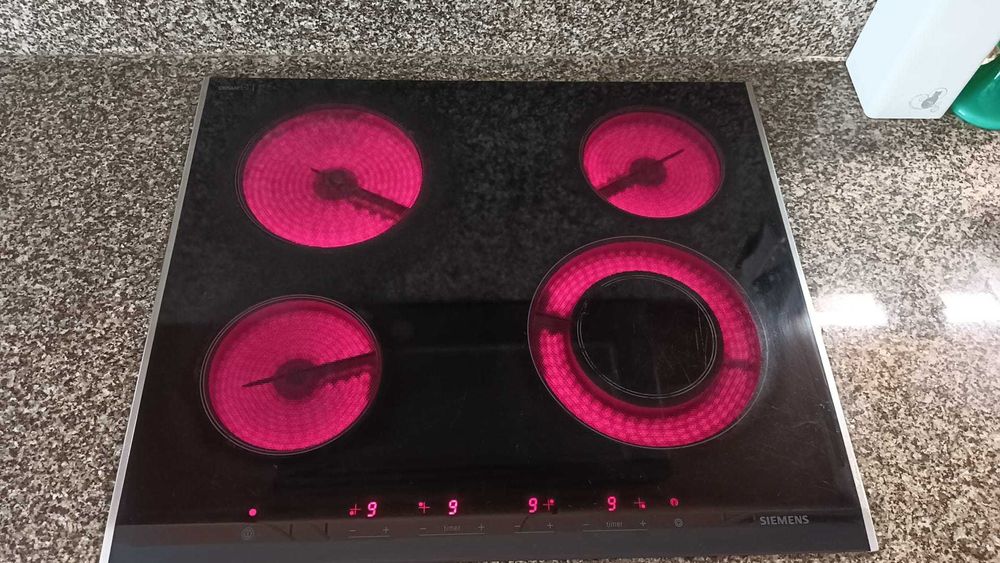 Placa vitrocerámica. c/com design biselado.  ET72754EU/01.