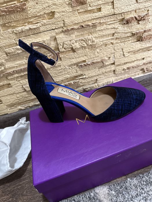 Суперстильні та зручні туфлі босоніжки