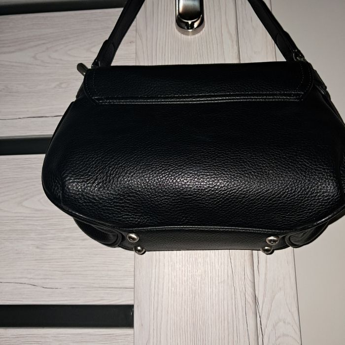 Torebka Juicy Couture  czarna
Nowa z metkami.
Rączki, pasek z re