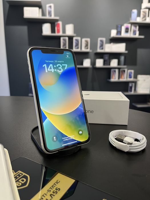 Iphone 11 - 64 Gb , White , NeverLock