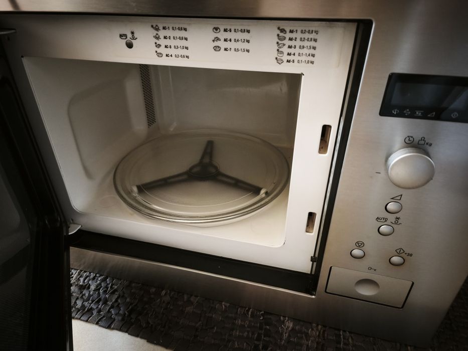 Forno e microondas de encastrar !!! Também vendo em separado