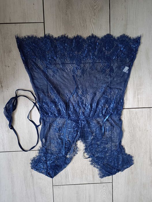 Komplet koszulka plus stringi XL