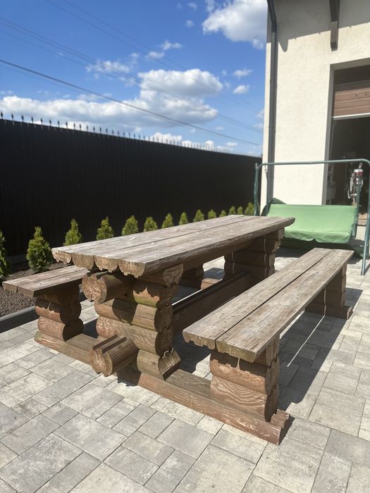 Стіл з соснового бруса