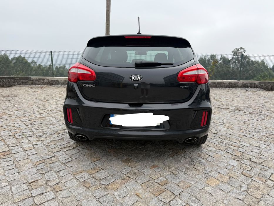 Kia Ceed 1.6 CRDi GT Line — photo 2