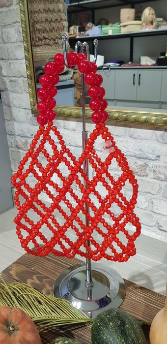 Авоська из красных бусин