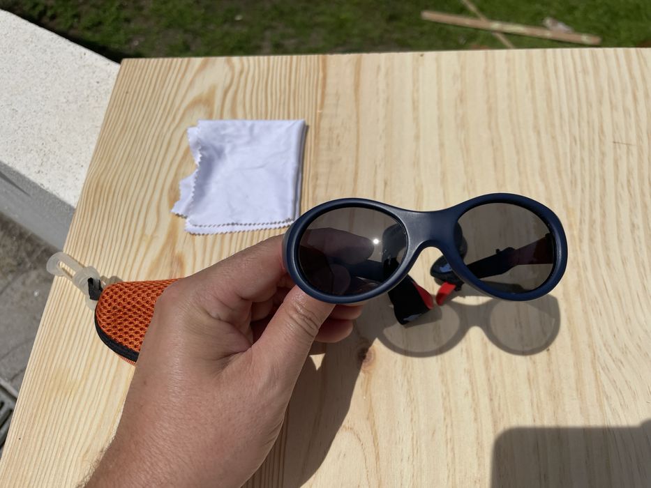 Oculos de sol menino