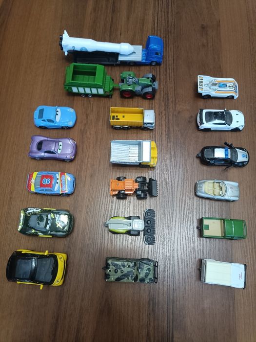 Продам машинки іграшкові фірмові
