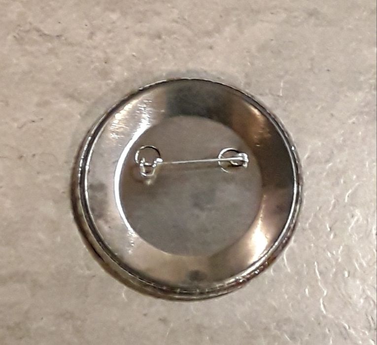 Pin grande crachá gato