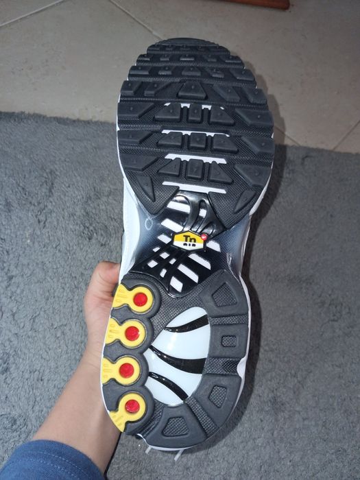 Nike Air Max Tn Branco e Preto