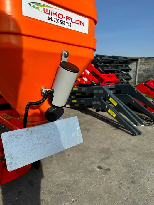 Piaskarka Solarka do soli elektryczna 12V Wiko-PLON rozsiewacz do soli