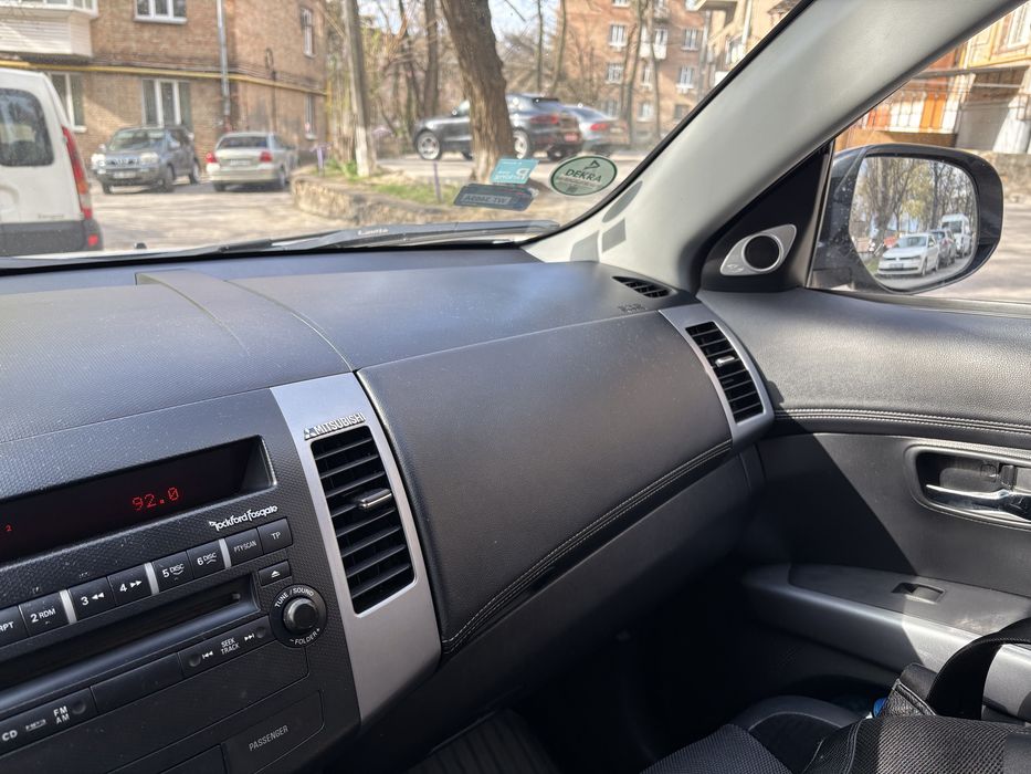 Mitsubishi outlander XL2010 rest 4wd