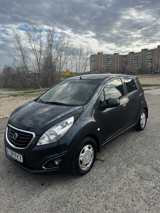Автомобиль на автомате Шевролет Спарк