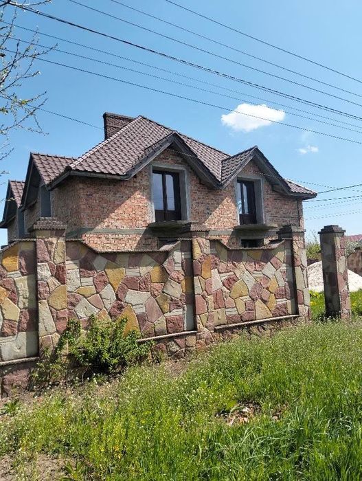 Будинок в Підпечерах, 220 м², 12 сот, 5 хв від ІФ