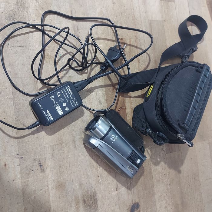 Відеокамера Canon HF R26