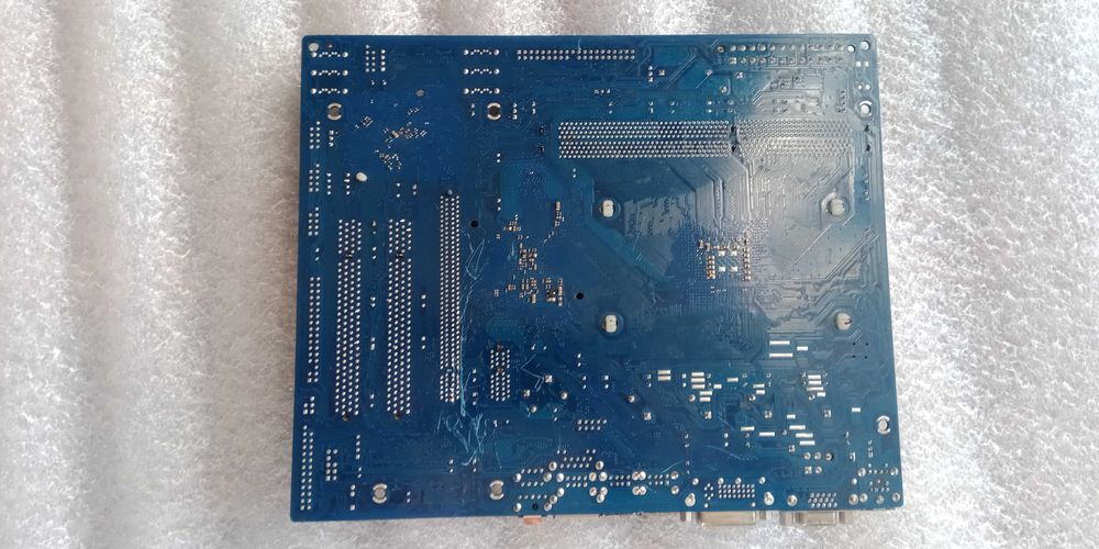 Материнская плата ASRock 880GM-LE FX