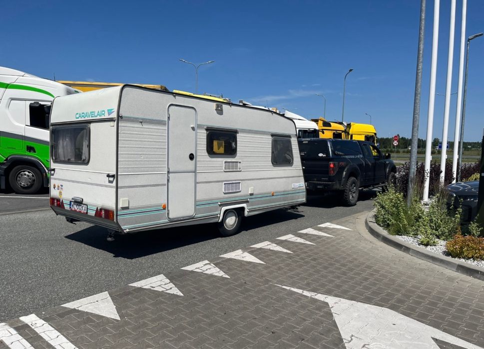 Przyczepa kempingowa  DMC 1000 kg – SUCHA, SZCZELNA - CARAVELAIR BAMBA 430 TN, bogate wyposażenie, 2 przedsionki