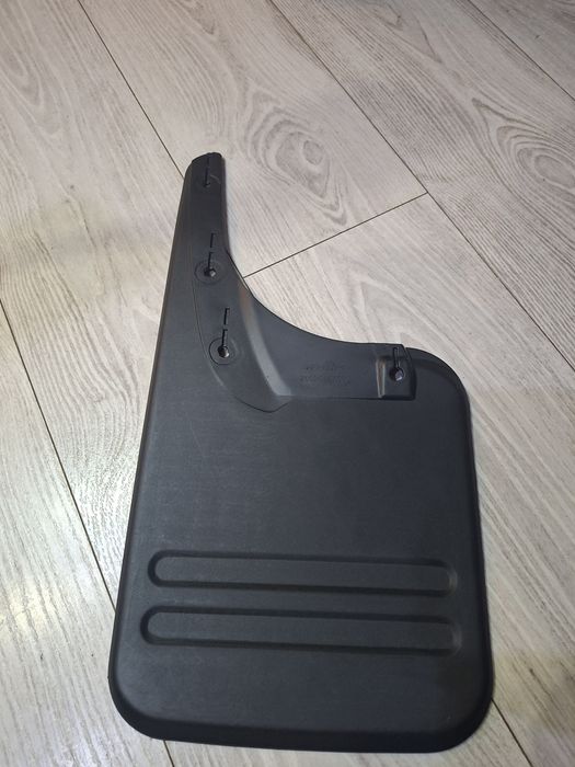 Toyota Hilux VIII 2015+ – Chlapacze dedykowane komplet