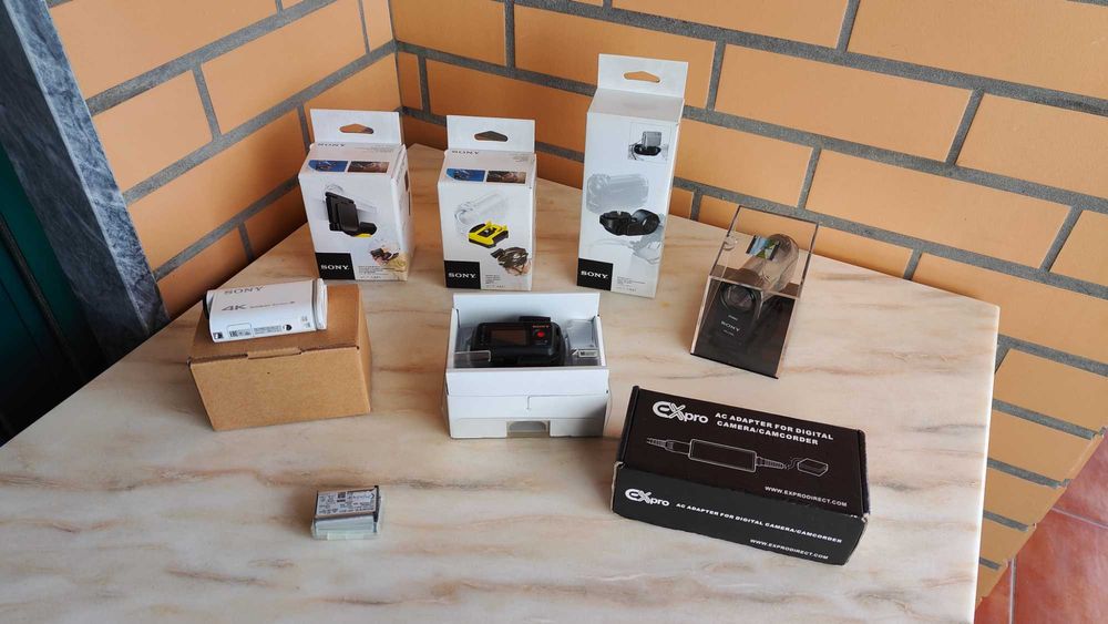 Kit Action Cam 4K - Sony - FDR-X1000V + Acessórios Vários - Excelente