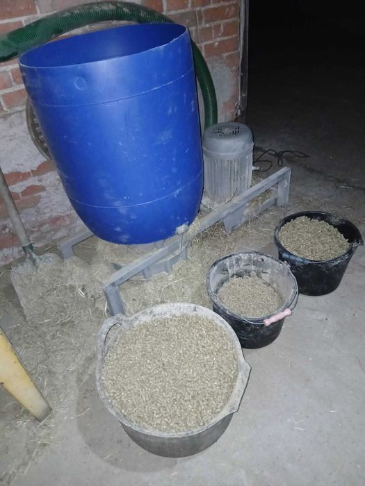Sprzedal peleciarke ,granulator ,matryca TN