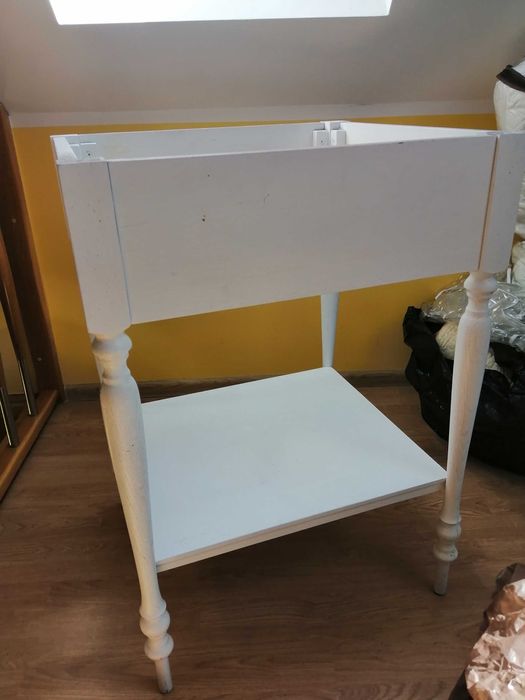 Konsola dębowa toczone nóżki łazienka pokój