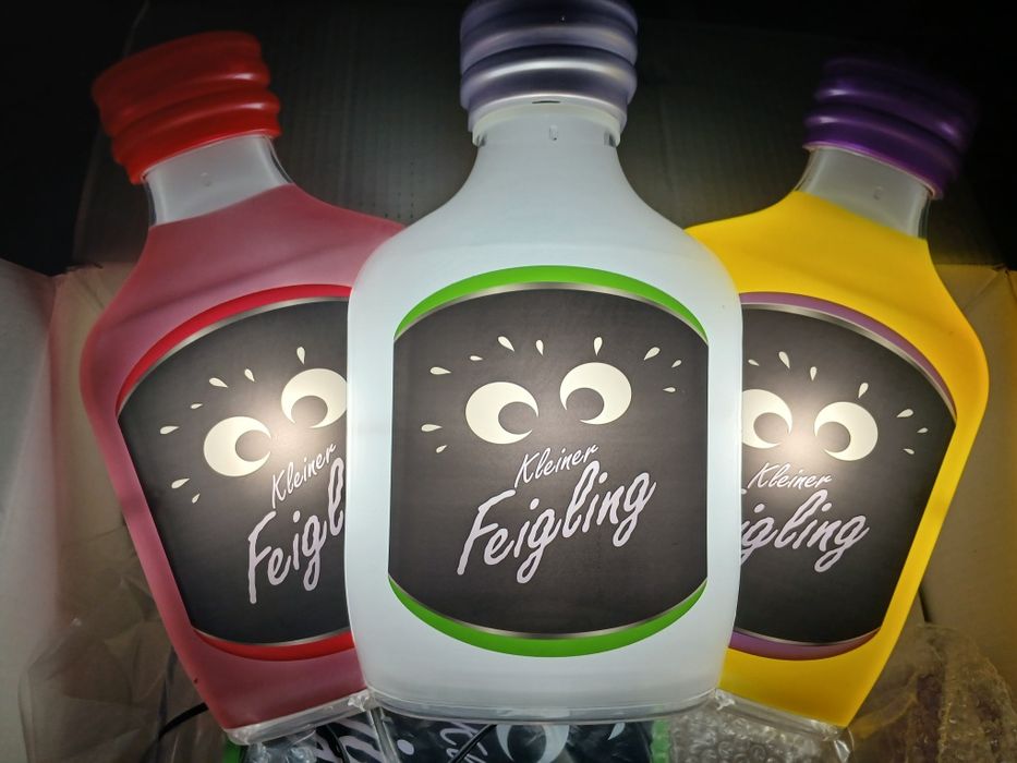 Luminoso publicitário da marca Kleiner Feigling