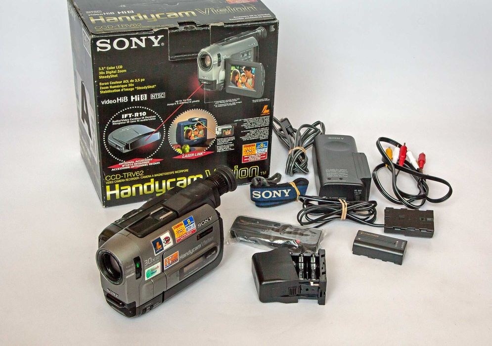 Відеокамера SONY Handycam CCD-TRV62