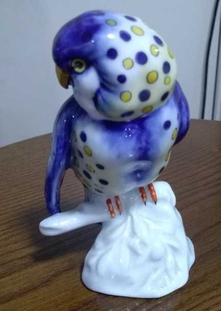 Periquito em porcelana Vista Alegre, cabeça para a direita
