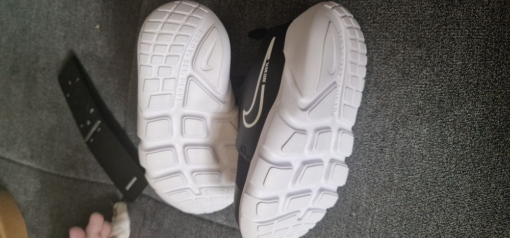 Buty dziecięce nike nowe