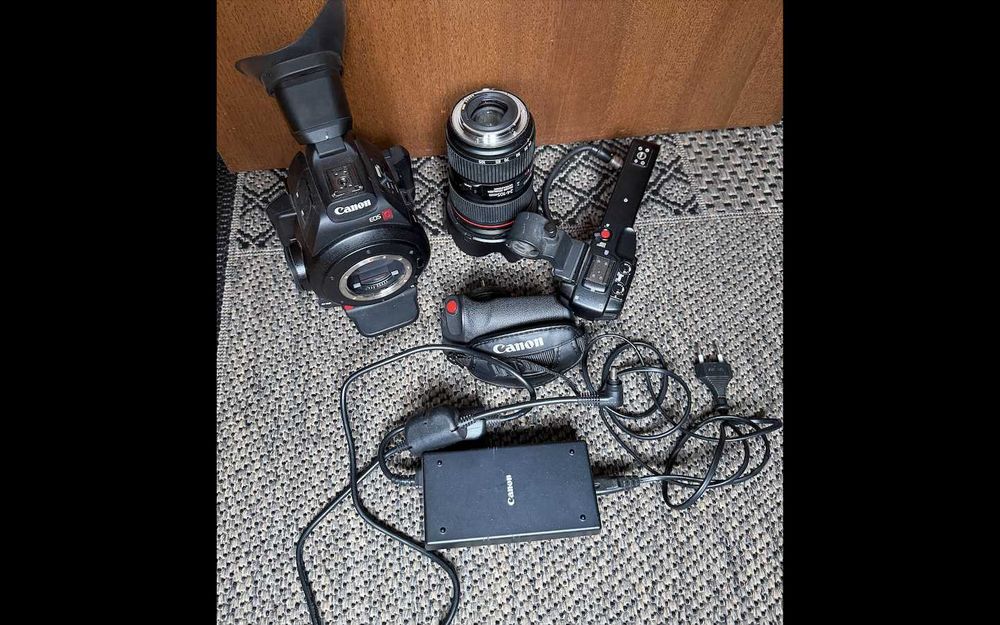 Câmera de filmar/vídeo Canon C100 Mark II - muito estimada