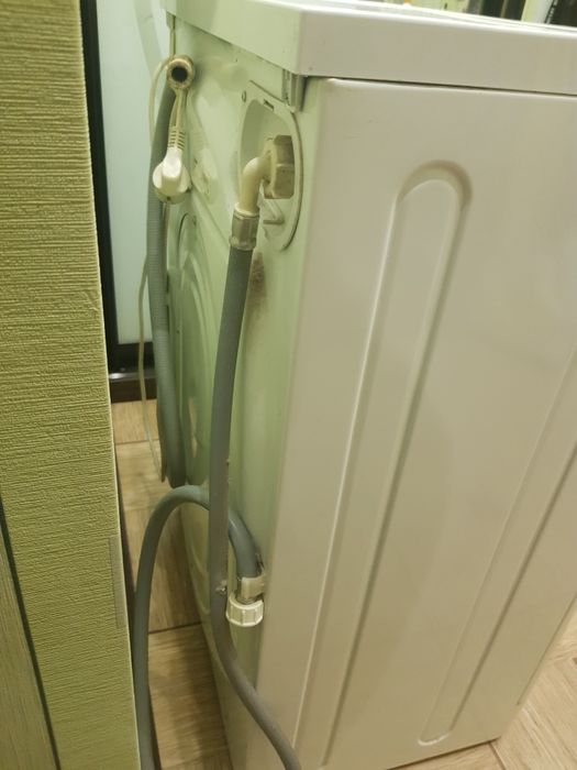 Машинка indesit б/у.