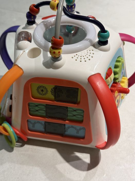 Бізі куб музичний