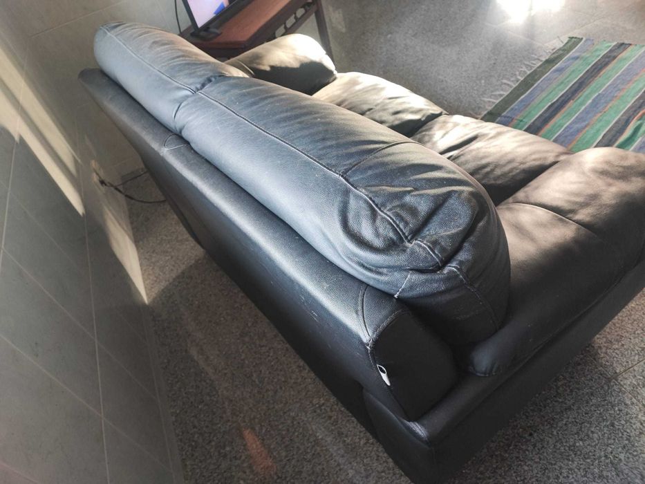 Sofá Preto em couro