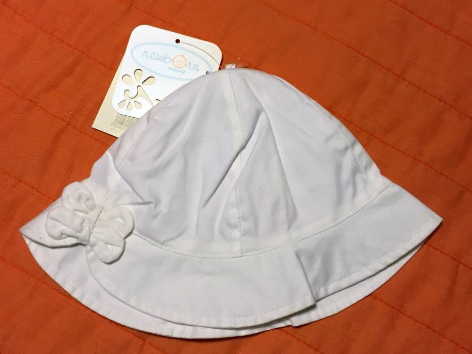 2 Chapéus Bebé Mayoral 12 meses - NOVOS c/ etiqueta