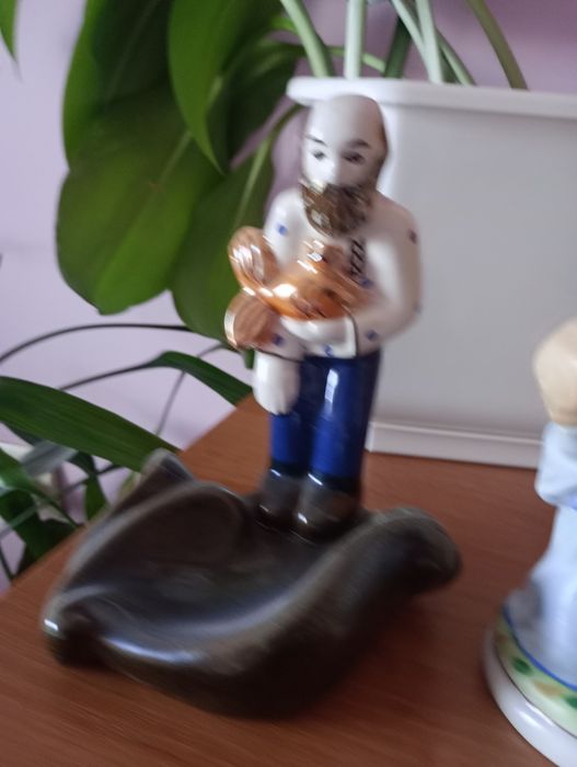 Статуэтки фарфоровые
