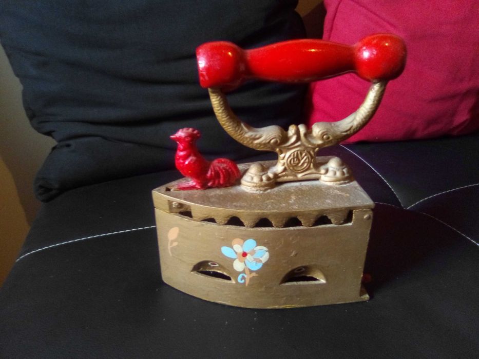 Ferro Engomar Passar Antigo Carvão