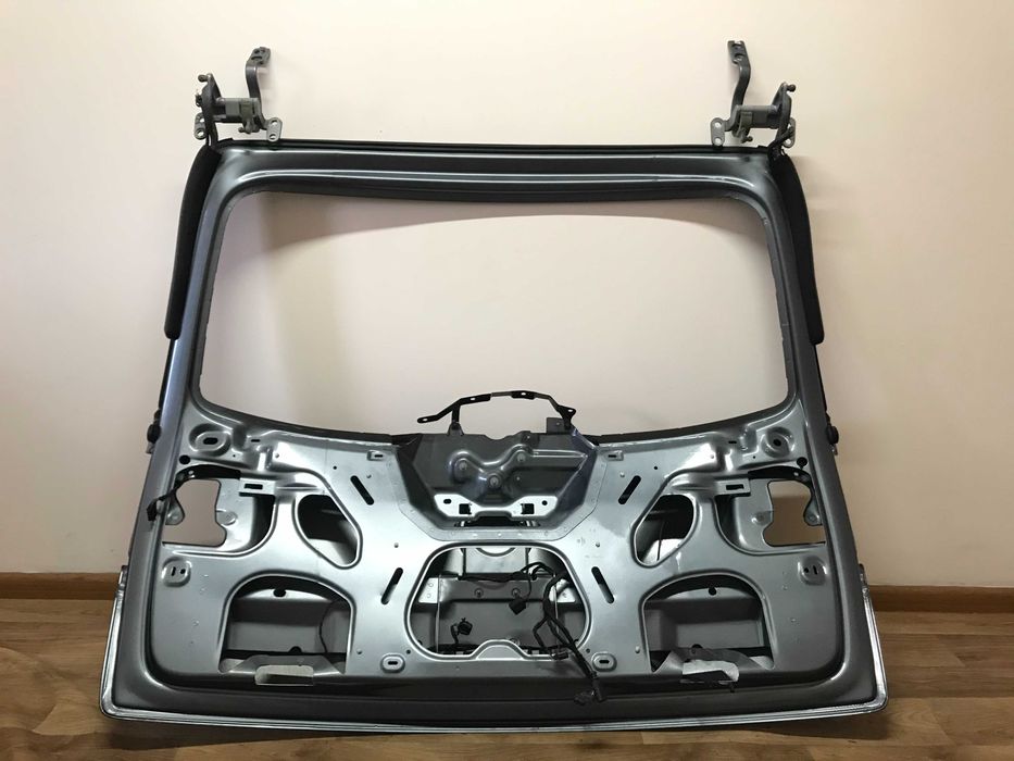 Крышка багажника Ляда Volkswagen Touareg 2003-2009 кришка багажніка