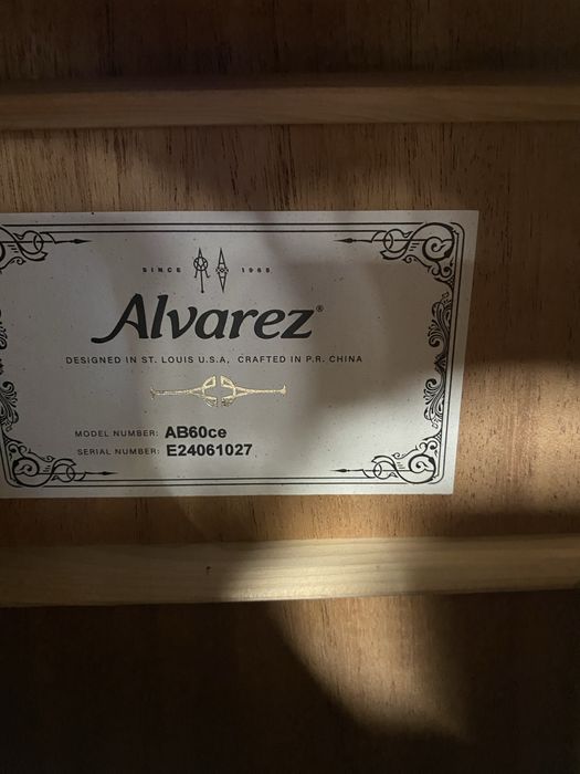 Gitara basowa elektroakustyczna Alvarez