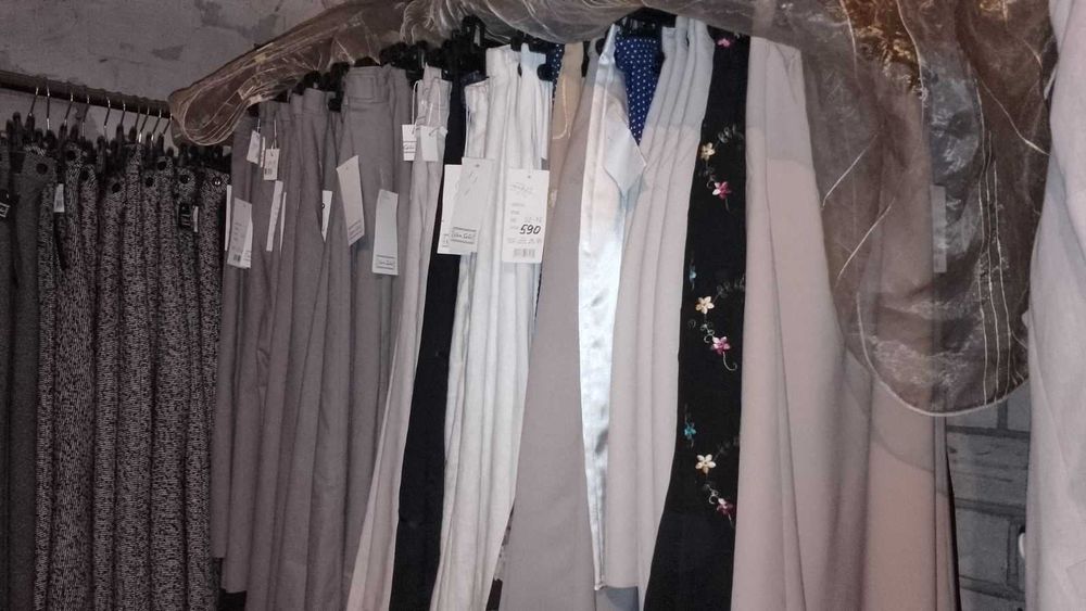 Продається товар -жіночі класичні спідниці