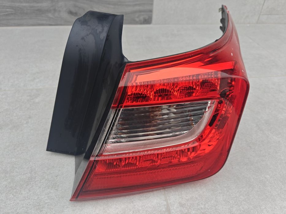 Фара Subaru Legacy 2018  задня права Forester 2016