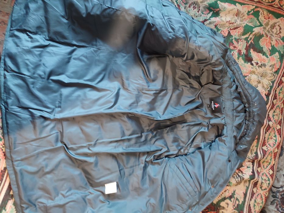 Продам куртки женские зимние р50. 52