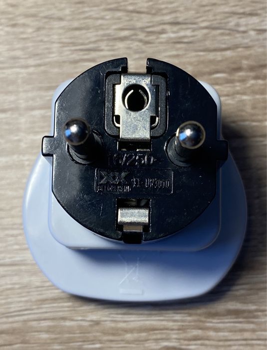 Adaptador para tomada estrangeira