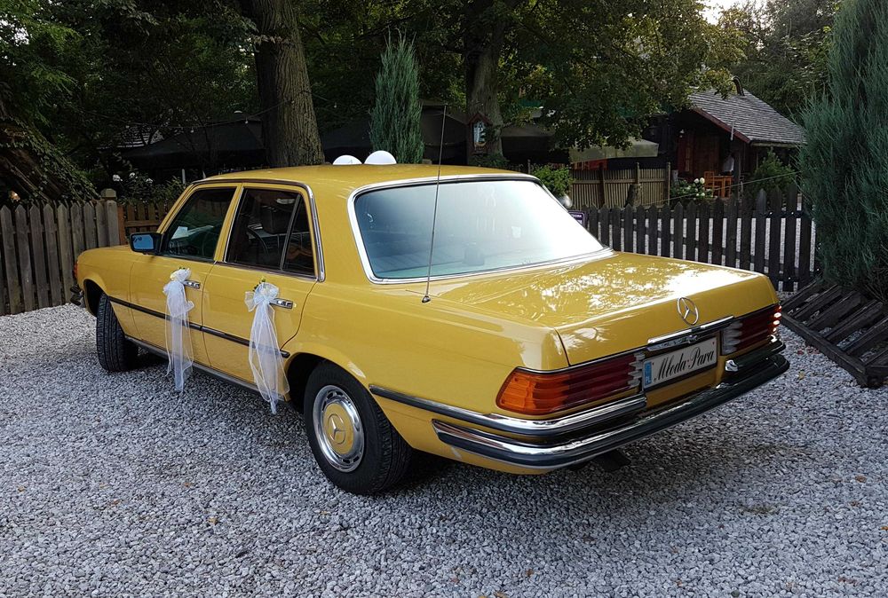 Mercedes S-klasa. Żółta Klasyczna limuzyna do ślubu, filmu, eventy.
