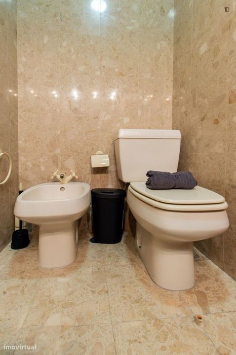 Quarto - localizado em Benfica Lisbon