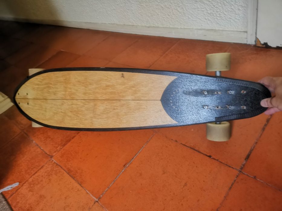 Skateboard novo Santa Cruz Screaming Hand e usado Surf Pintail
