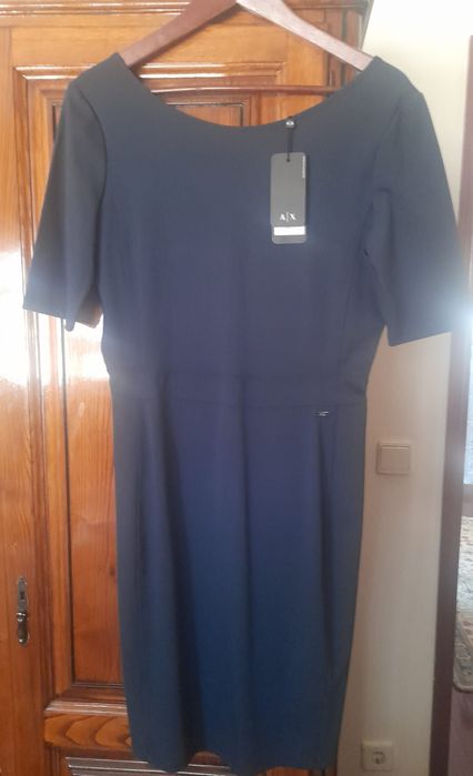 Vestido Armani  Tamanho M .Novo cor azul marinho